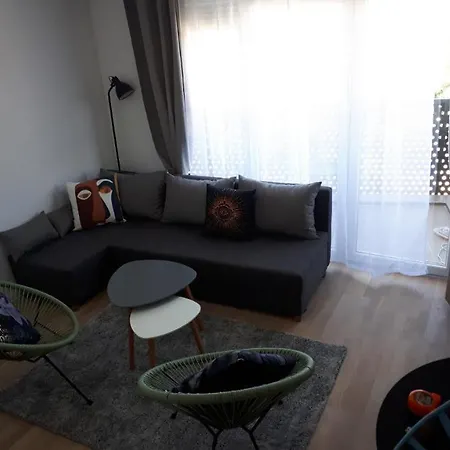 Shopping Apartment *
